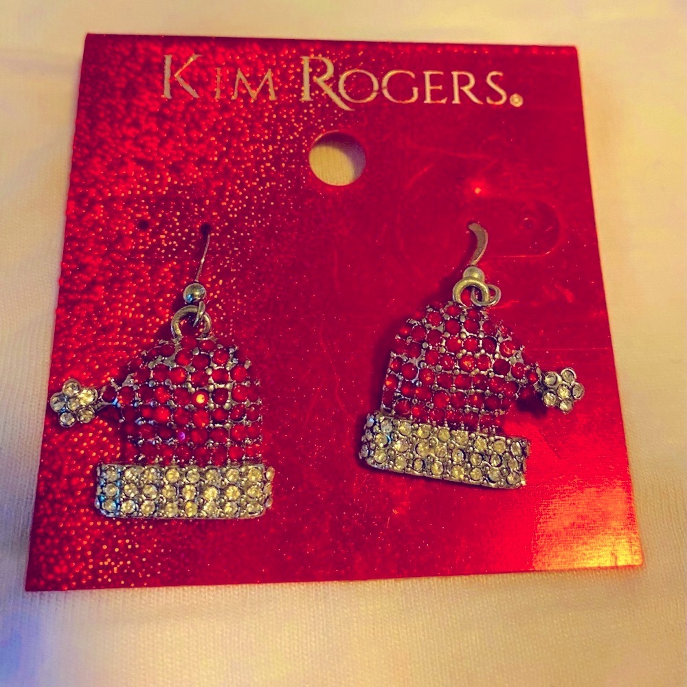 Santa earrings. NWT. Dangle Christmas earrings.